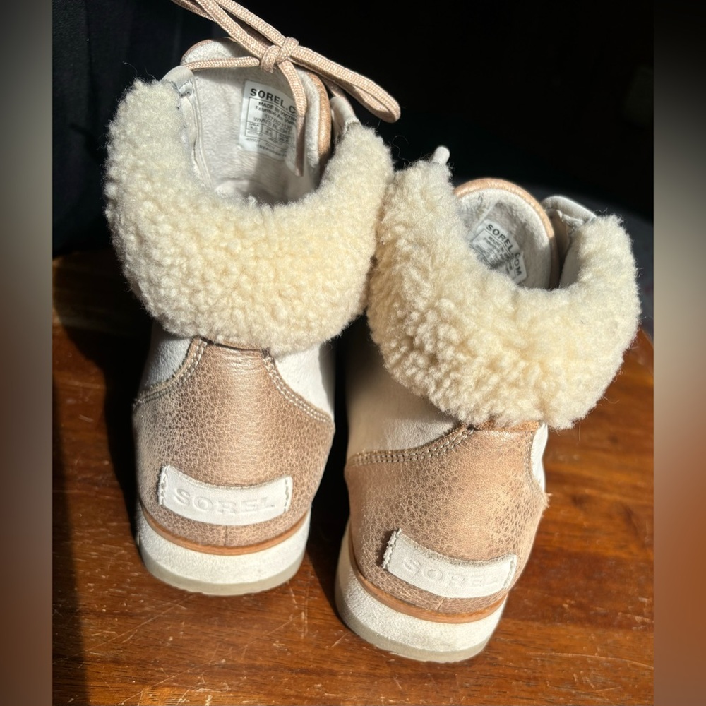Sorel Cream and Gold Winter Boots - Picture 5 of 12